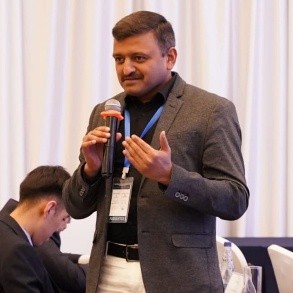  Dr Avinash B M